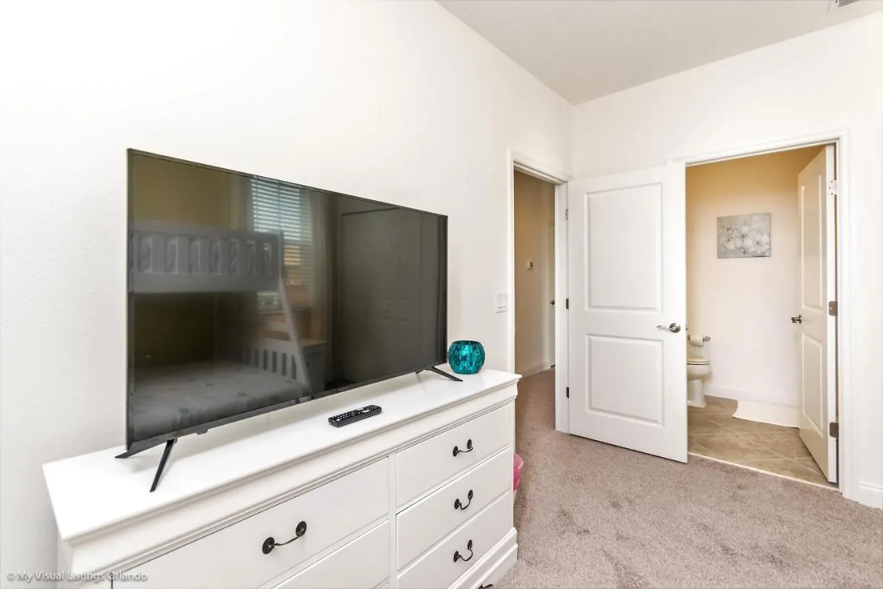 173Cd Magical 4 Bedroom 4 Bathroom Town Home Davenport 0*,